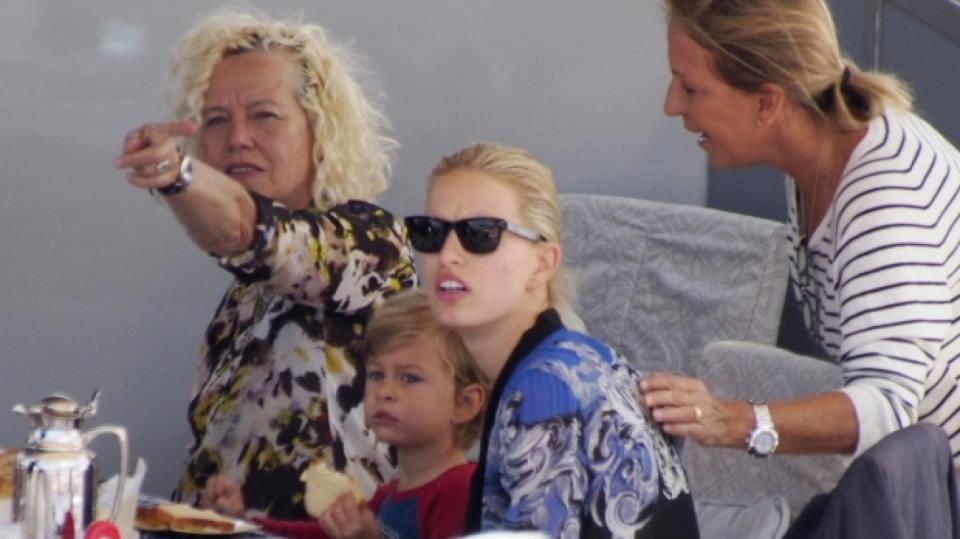 Karolína Kurková tráví čas na jachtě se synem Tobinem